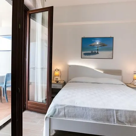 Il Grecale * קרוטונה